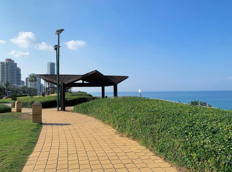 Ocean Dream Apartment Netanya Bagian luar foto