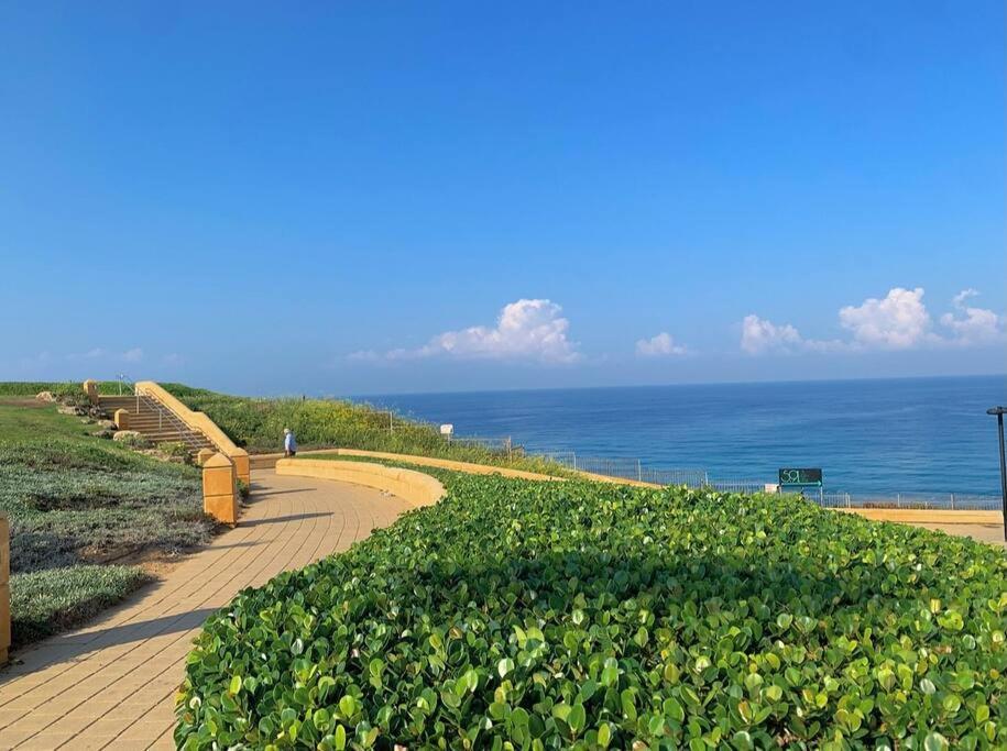 Ocean Dream Apartment Netanya Bagian luar foto